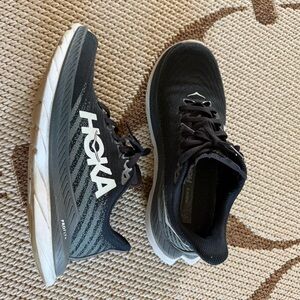 Hoka Women’s Mach5. Used in great condition